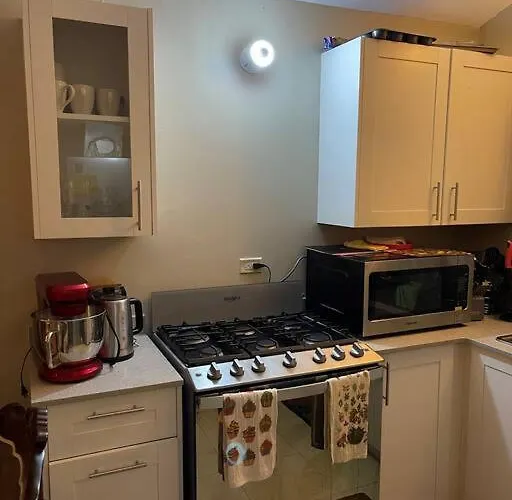 Peaceful 1-bedroom 1bath, Wifi, Air Conditioning Holiday home *